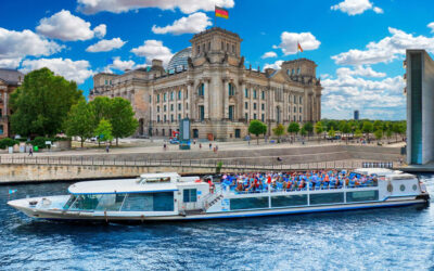 Berlin – große historische Stadtrundfahrt auf dem Wasser